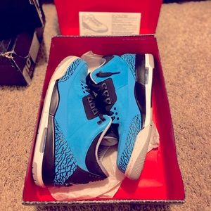 Air Jordan 3 Retro “powder blues”